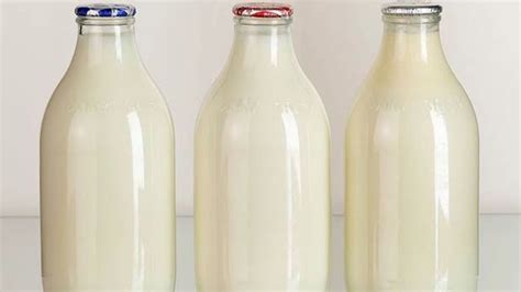 Where to Buy Milk in Glass Bottles: A Delicate Balancing Act between Tradition and Convenience